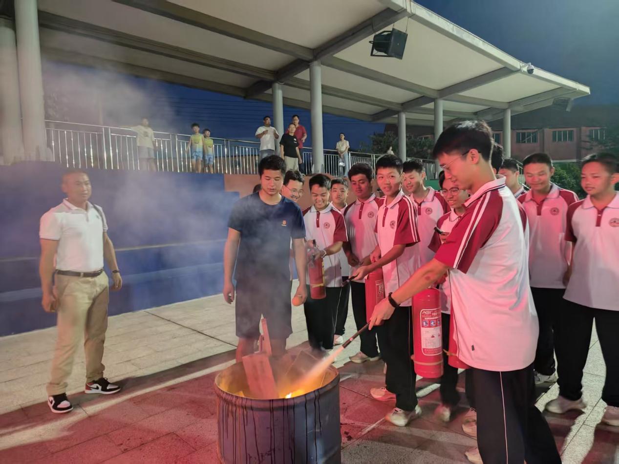 卢旺达接收首批7名被美驱逐移民